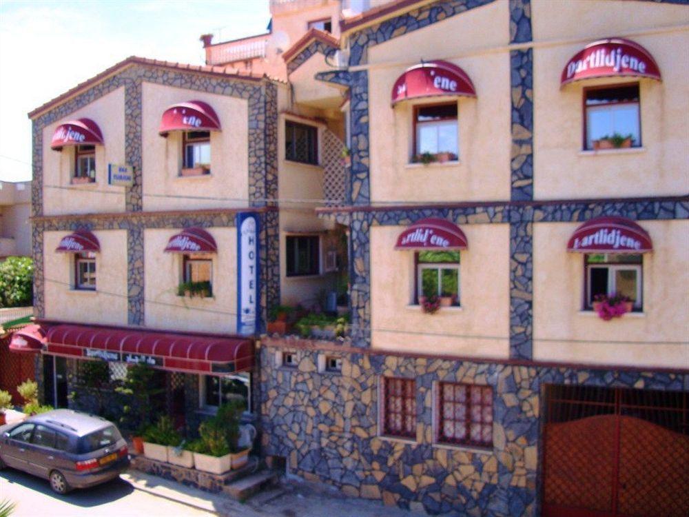 Dar Tlidjene Hotel Ain Taya Exterior photo